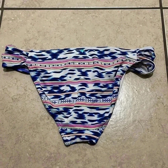 PINK Victorias Secret Bikini Bottoms Size Small Cheeky Blue White Geometric - Picture 2 of 4